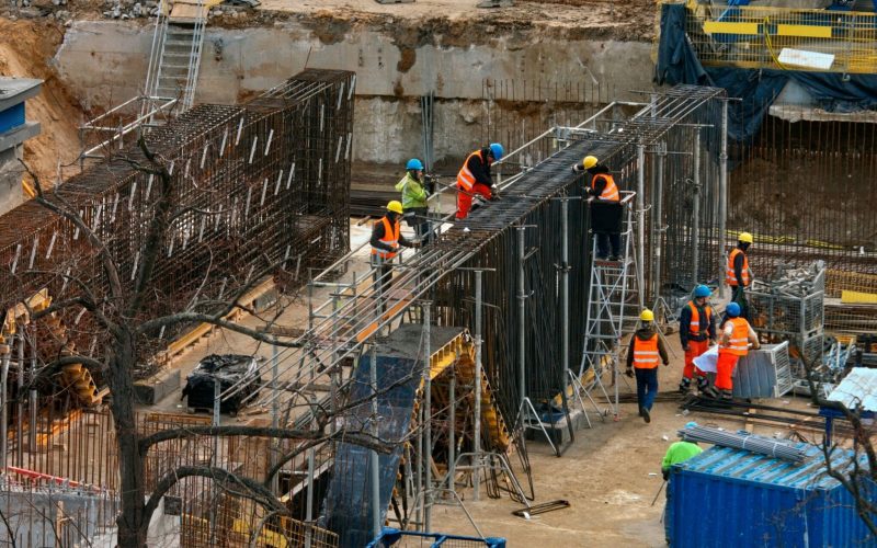 construction-defects-expert-witness-discovery-experts Construction defects expert witness team inspecting civil and underground construction site