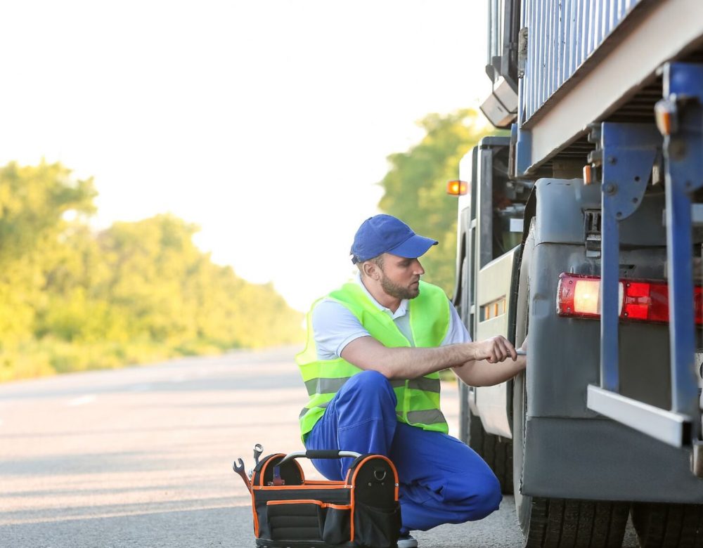 Expert conducting transportation and warehouse incident analysis after truck accident